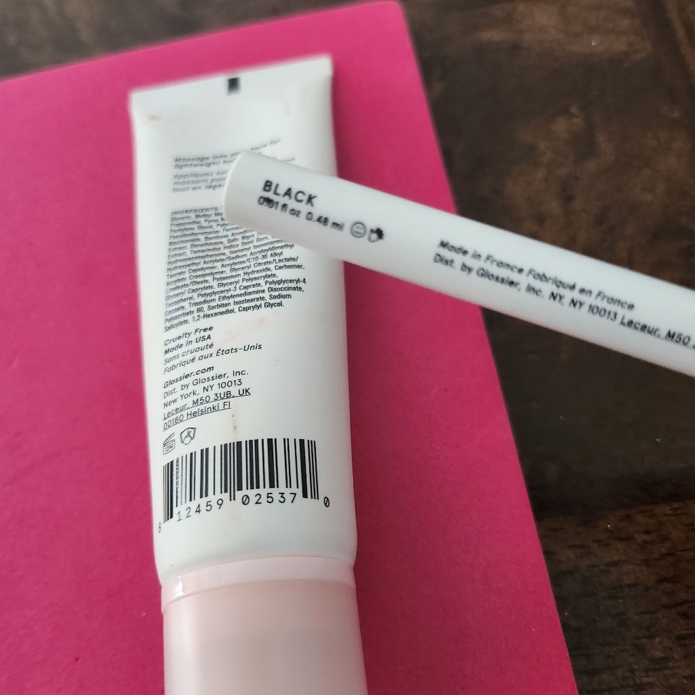 Glossier Primer & brow flick - Picture 3 of 4